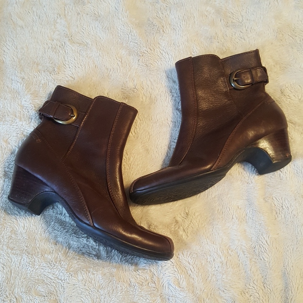 Clarks Active Air Brown Zip Up Ankle Boots